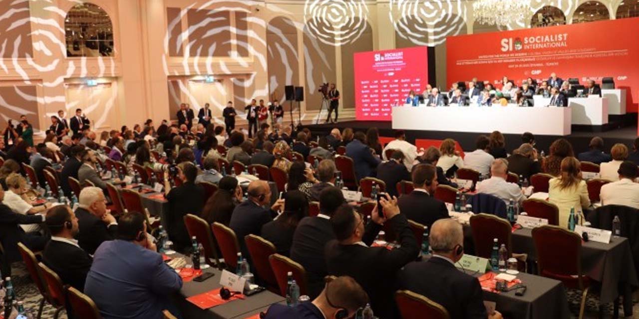 Hatimoğulları, Sosyalist Enternasyonal'da Öcalan'ın mesajını duyurdu:  "Demokratik Türkiye Şart!"