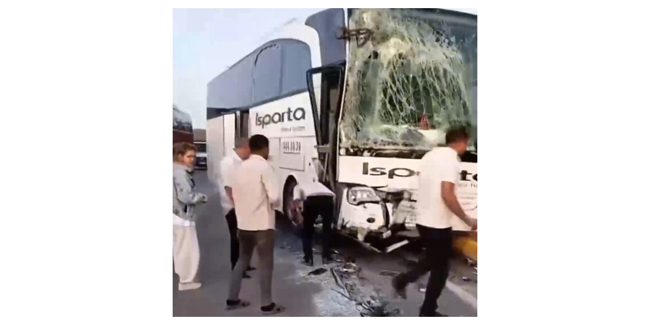İki yolcu otobüsü çarpıştı: 27 yaralı