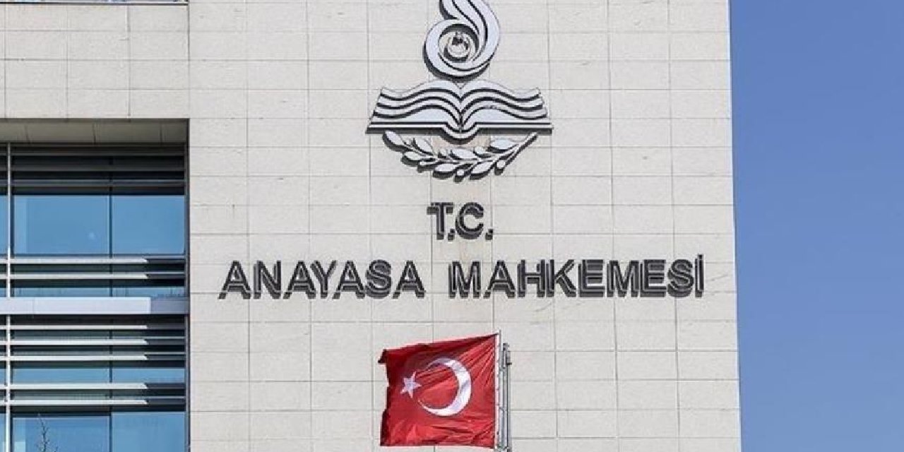 Anayasa Mahkemesi PKK pankartı için "İfade özgürlüğü" kararı verdi