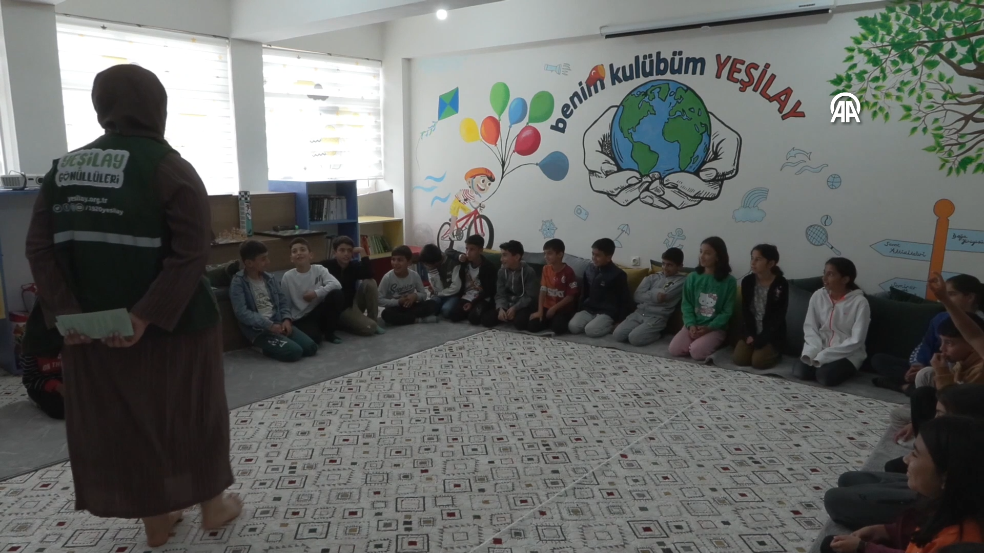 Lice'de okullarda oluşturulan "yeşil odalarda bağımlılıkla mücadele eğitimi veriliyor