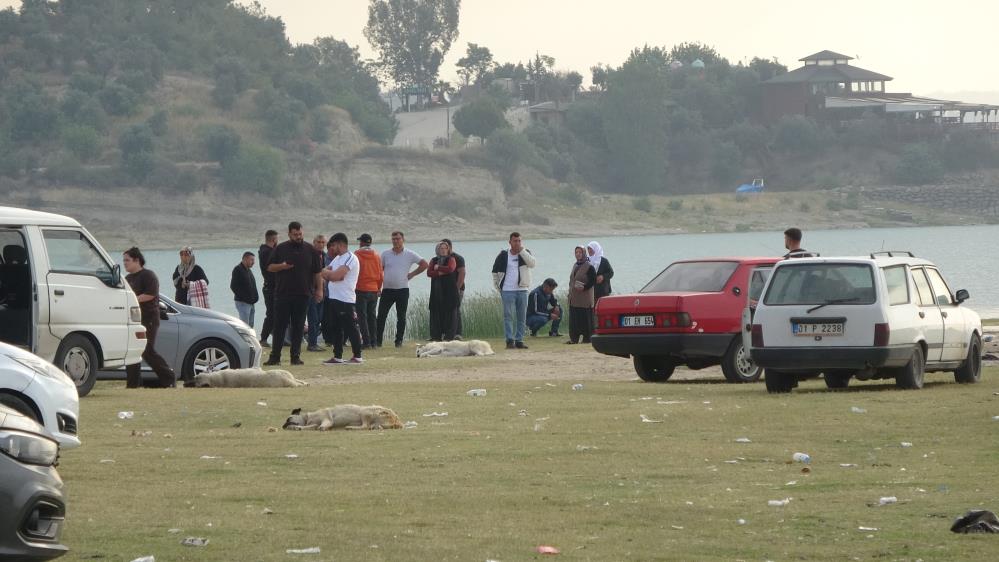 Tekneden göle düşen genci arama çalışmaları sürüyor