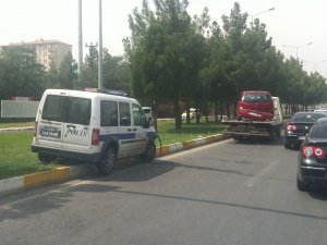 Polis otosu kaza yaptı: 2'si polis 3 yaralı
