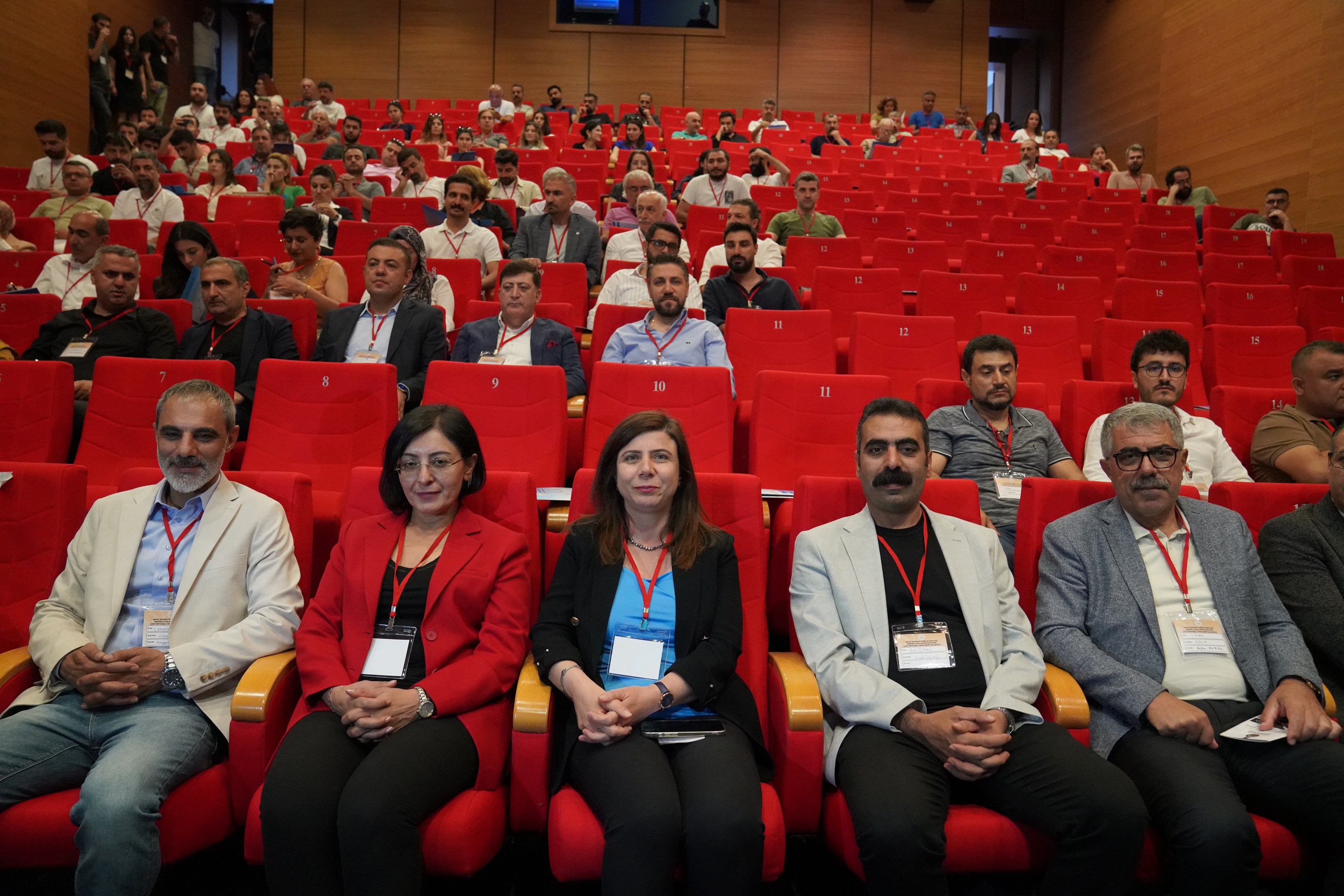 Eş Başkanlar, Bağımlılıkla Mücadele Çalıştayına katıldı