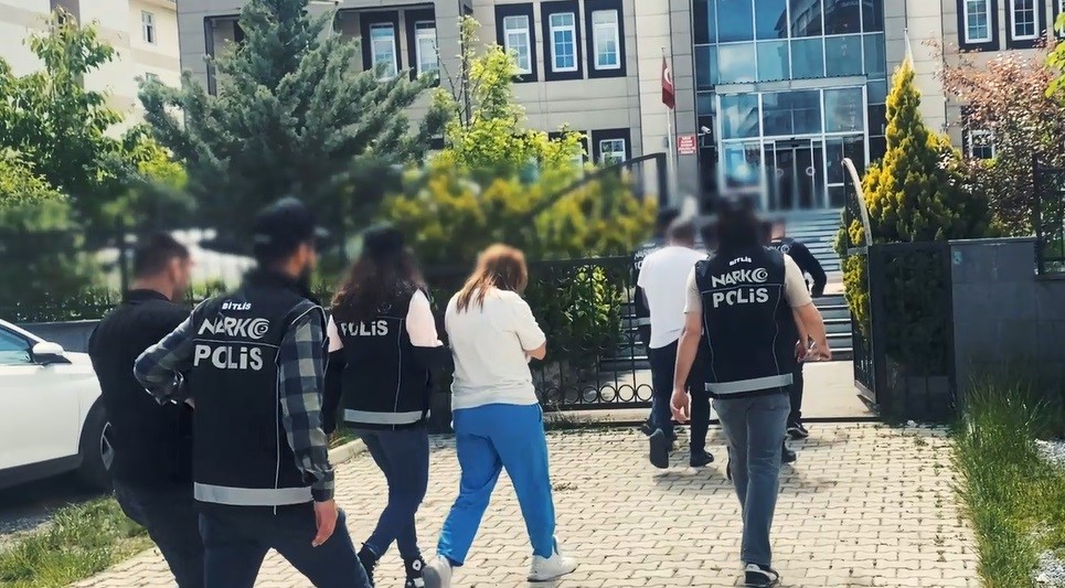 Yedek lastikte 4 Kilo skunk ele geçirildi
