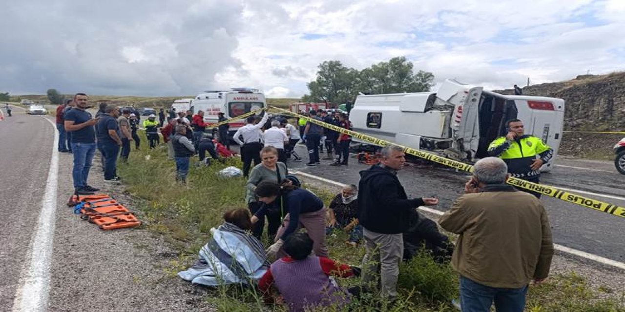 Taziye dönüşü feci kaza: 2 ölü, 15 yaralı