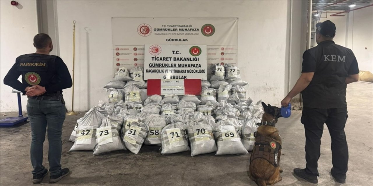Gümrükte "tarihi" uyuşturucu operasyonu