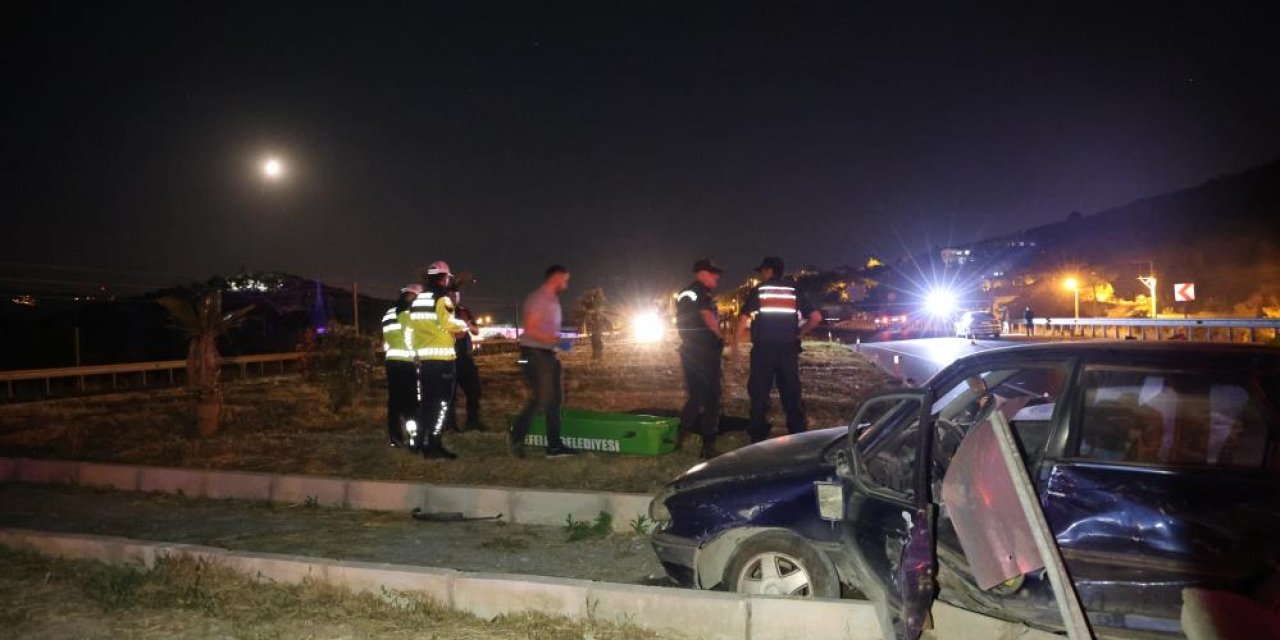 İki otomobil çarpıştı: 2 ölü, 3 yaralı