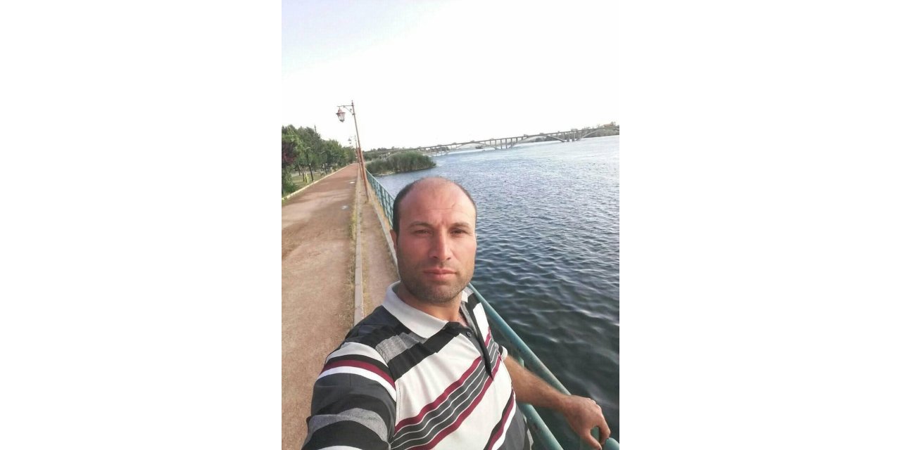 Otomobille çarpışan motosikletli hayatını kaybetti