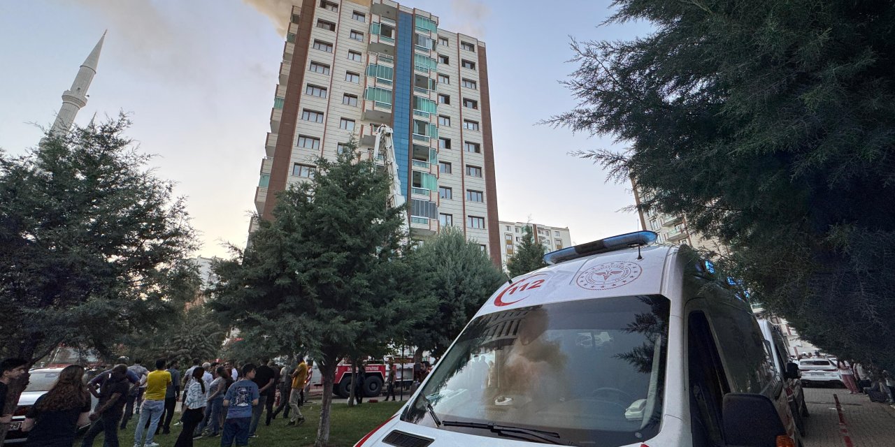 Vali Zorluoğlu açıkladı: Diyarbakır'daki yangında 2'si çocuk 3 kişi hayatını kaybetti