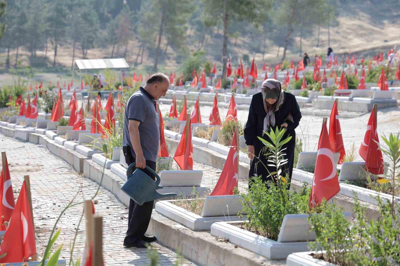 Maraş’ta buruk bayramlaşma