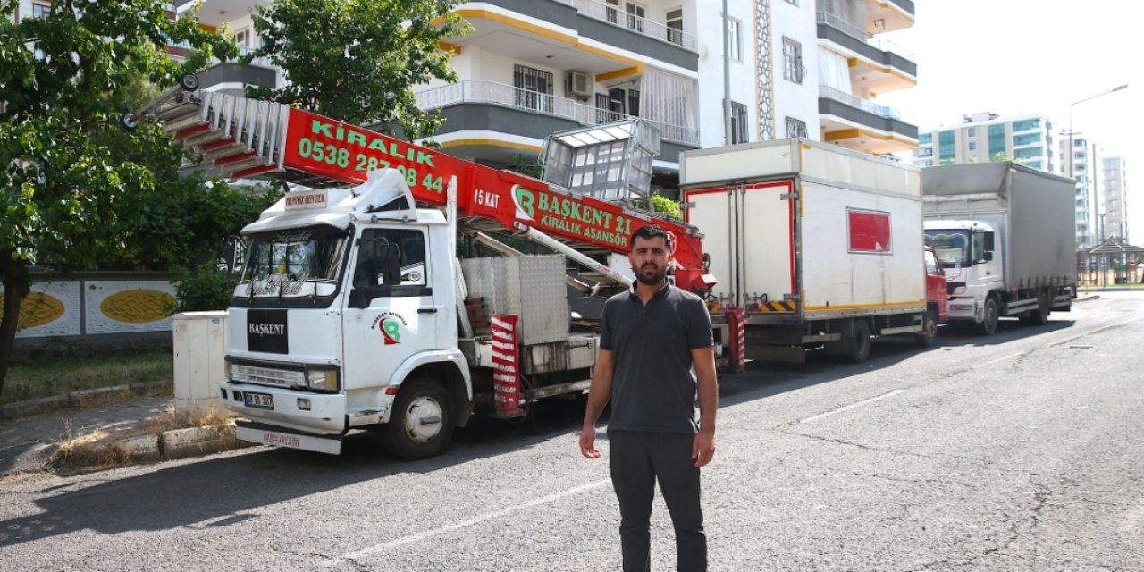 Diyarbakır'da yangına yük asansörüyle destek veren nakliyeci konuştu
