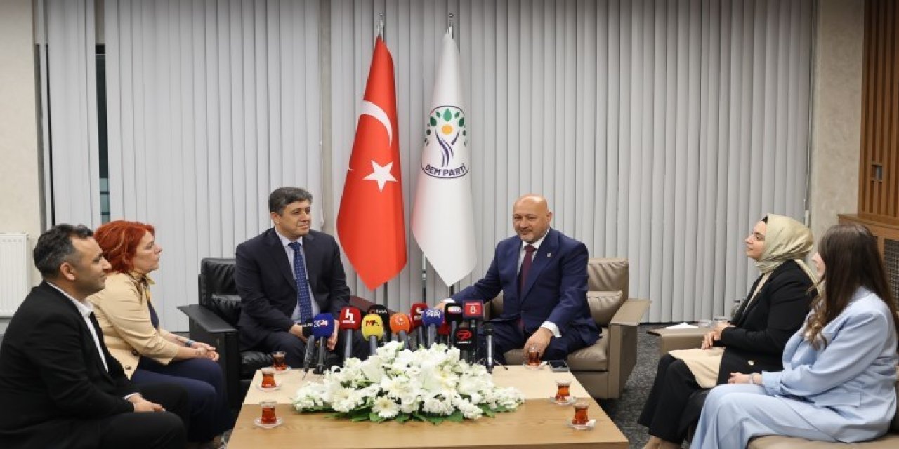 AK Parti'den DEM Parti'ye bayram ziyareti