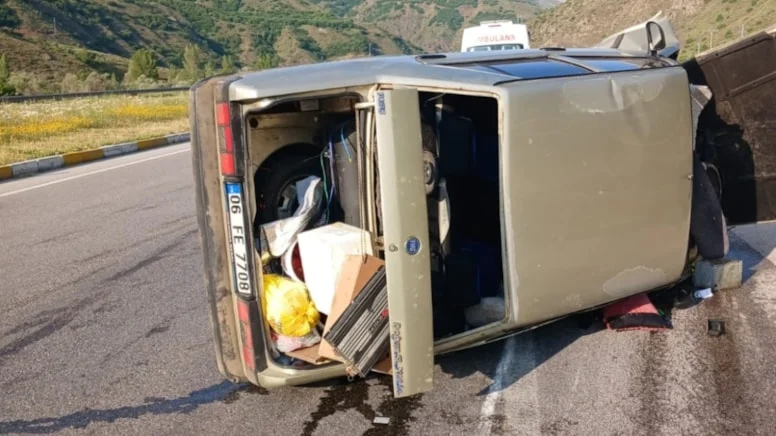 Otomobil devrildi: 5 yaralı