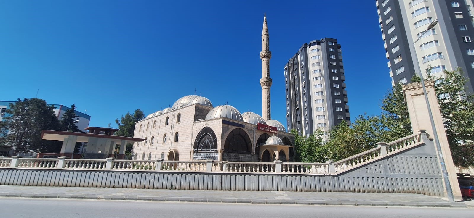 Caminin ses sistemi çalındı