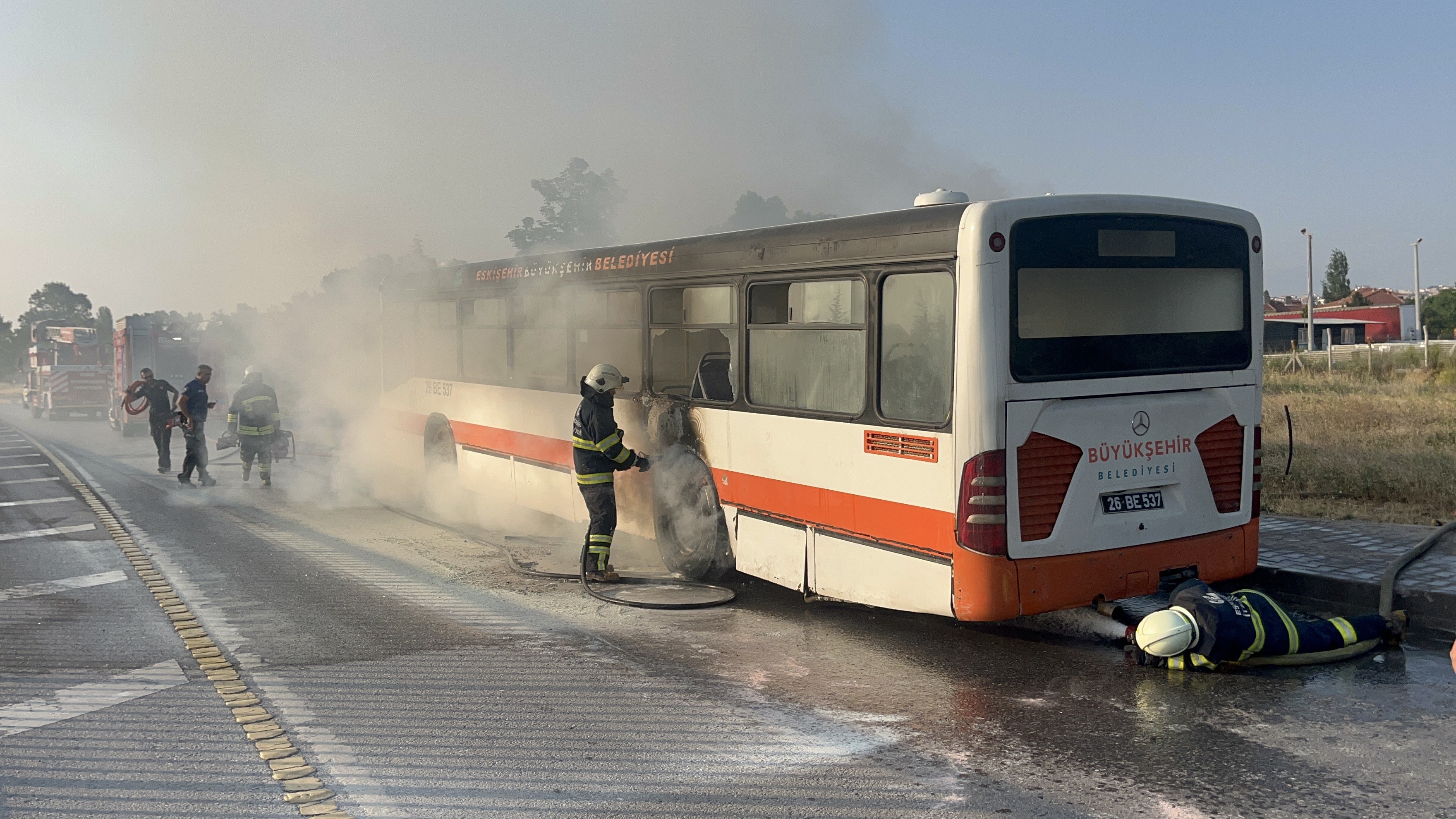 Yolcu otobüsü yandı