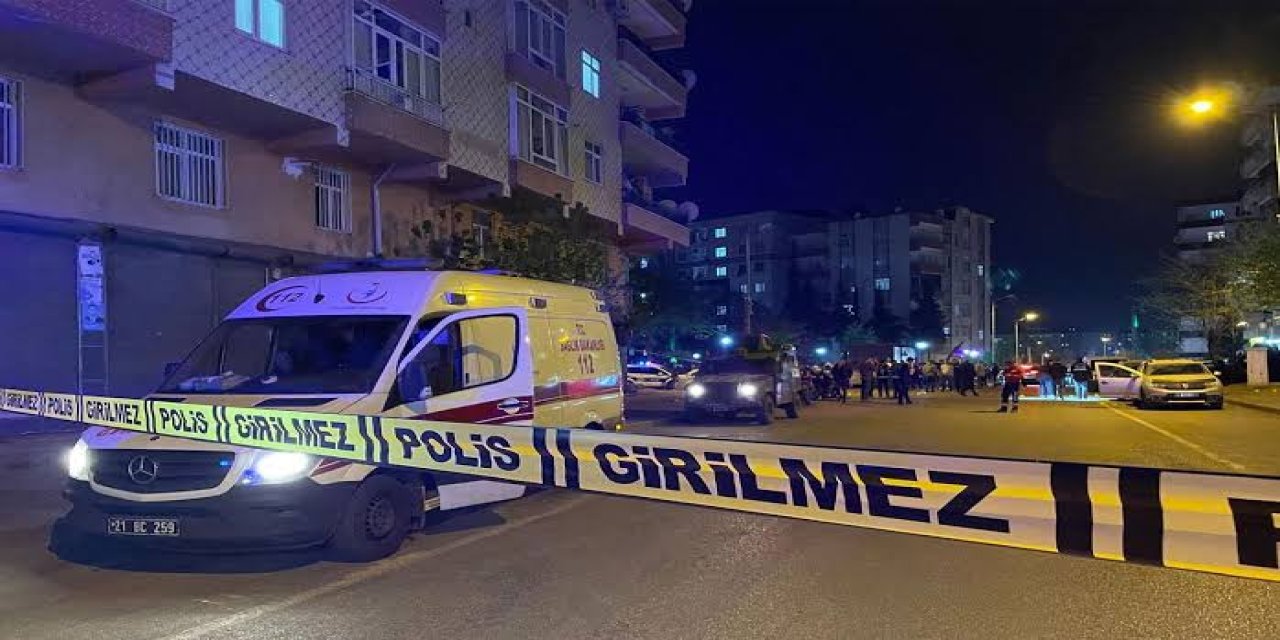 Diyarbakır'da ailelerin kavgasında kan aktı: 4 yaralı