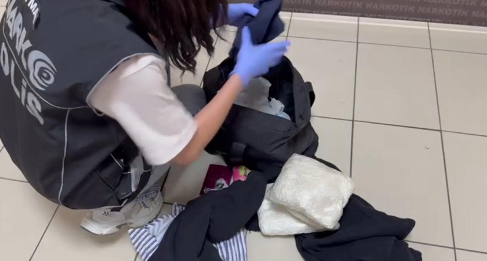 Bir yolcu 3 kilo uyuşturucuyla yakalandı