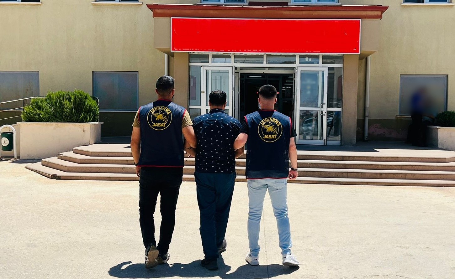 Aranan uyuşturucu taciri yakalandı