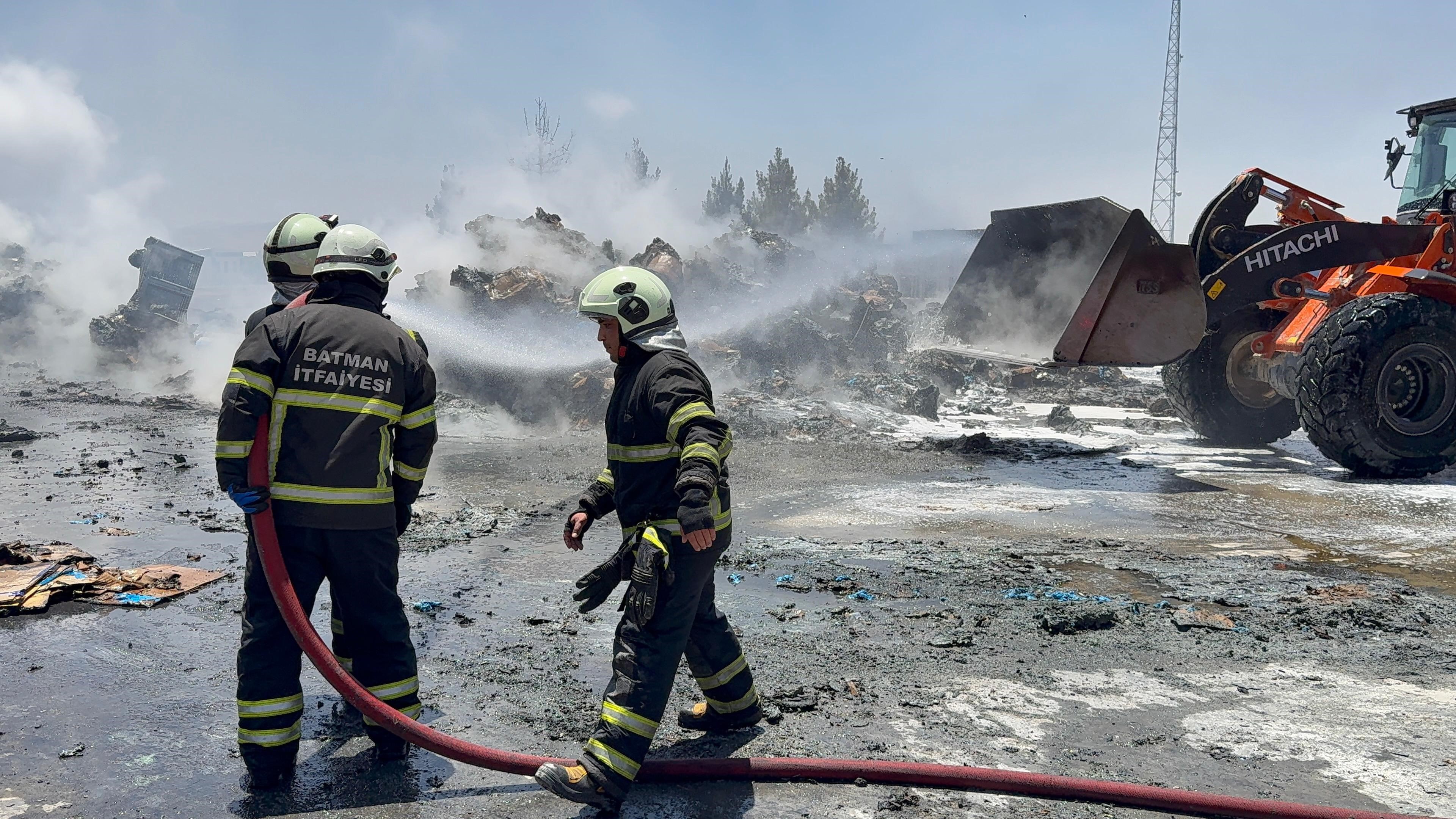 Batman OSB'de meyve suyu fabrikasında yangın