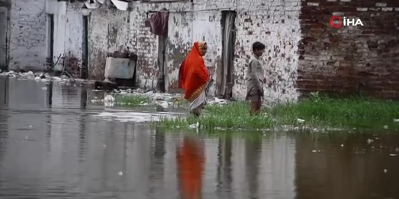 Muson yağışları 57 can aldı