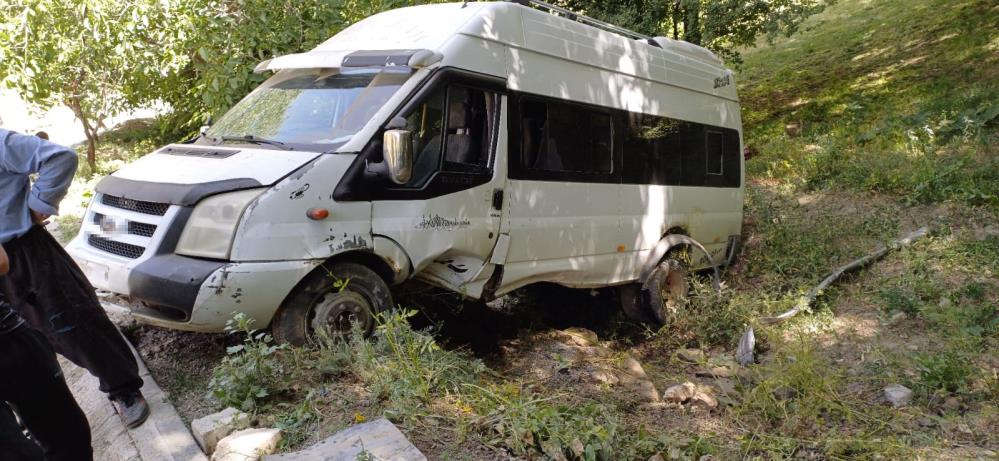 Minibüs takla attı: 7 yaralı