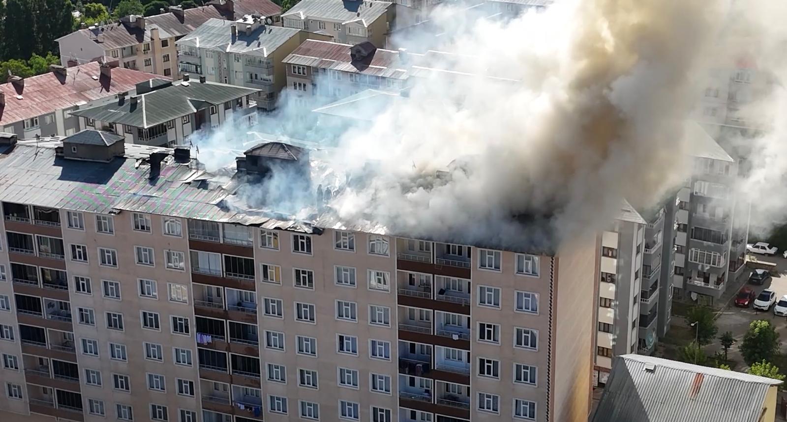 9 katlı binada yangın çıktı