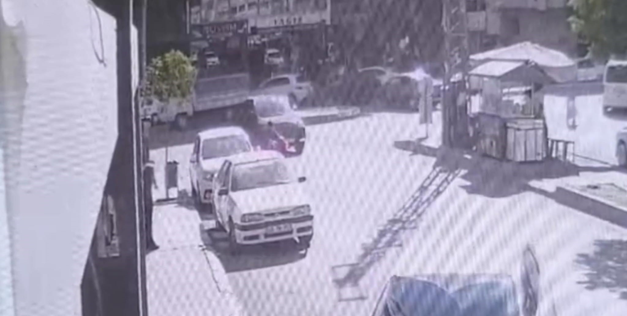 Otomobilin çarptığı çocuk öldü