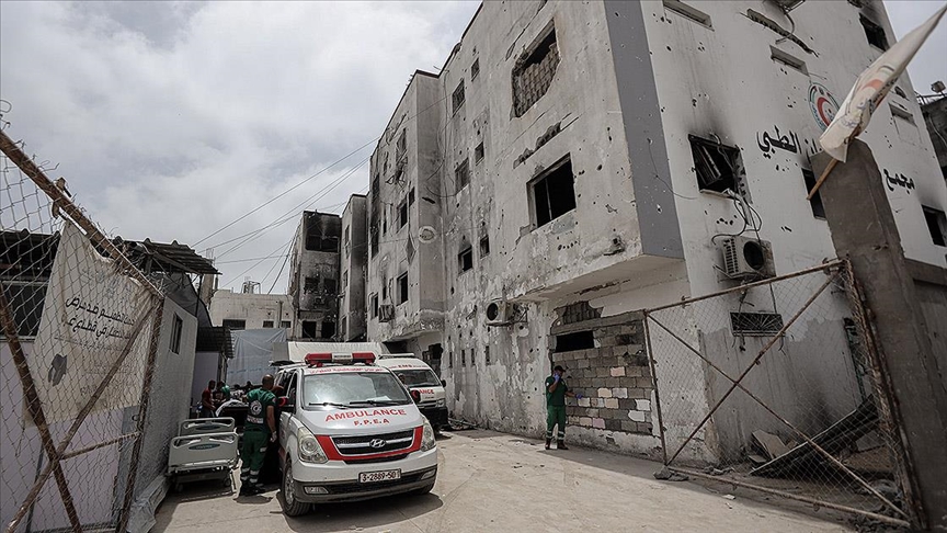 İsrail, Gazze’de hastane yakınına saldırı: 6 ölü, 70 yaralı