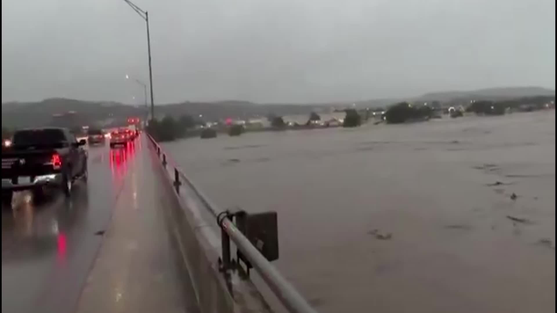 Teksas’ta sel felaketi: 24 ölü