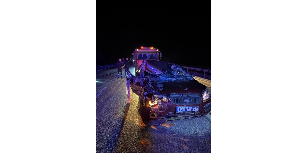 TIR  traktöre çarptı: 1 ölü, 1 yaralı