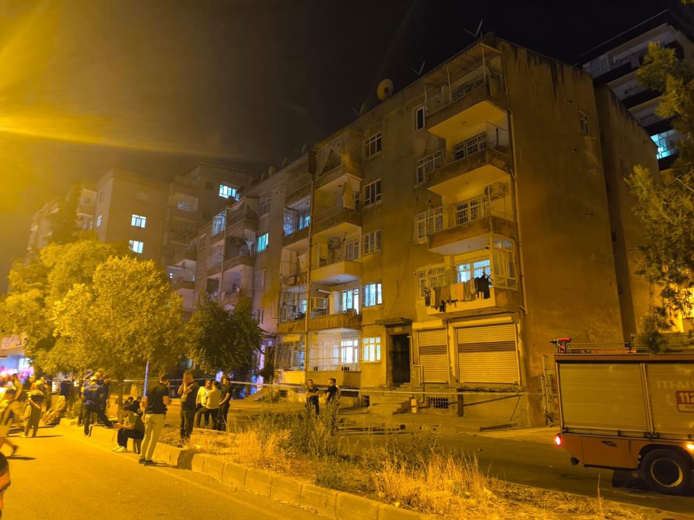 VİDEO - Diyarbakır’da ses geldiği iddia edilen bina tahliye edildi