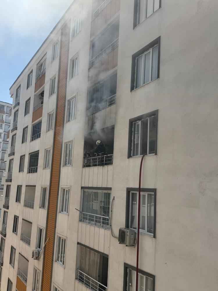 Apartmanda yangın paniği