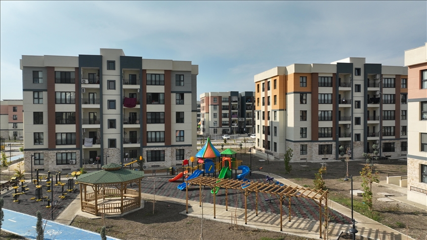 TOKİ haziranda 3 bin 731 konutu teslim etti