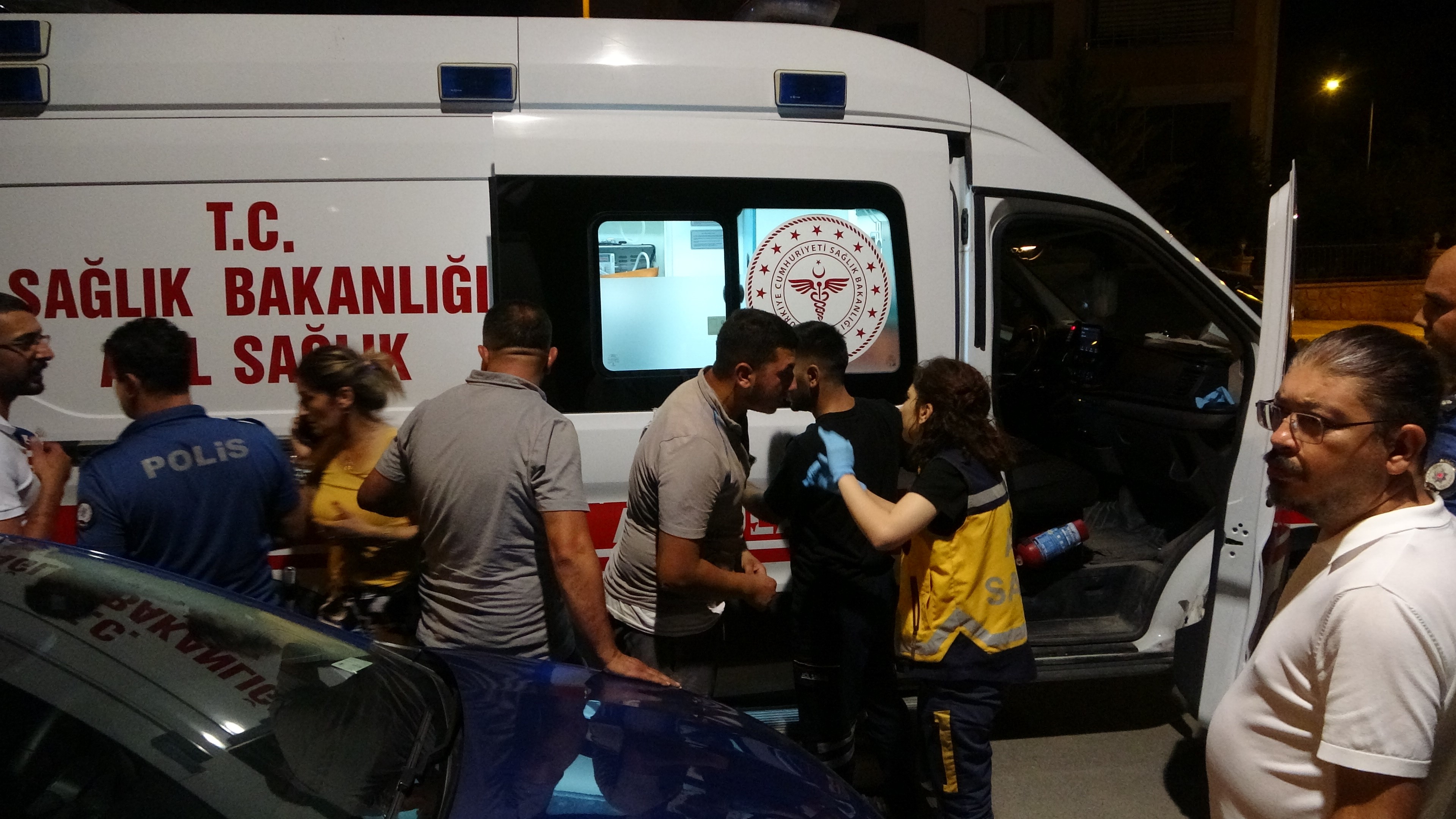 Partililerle vatandaşlar arasında kavga