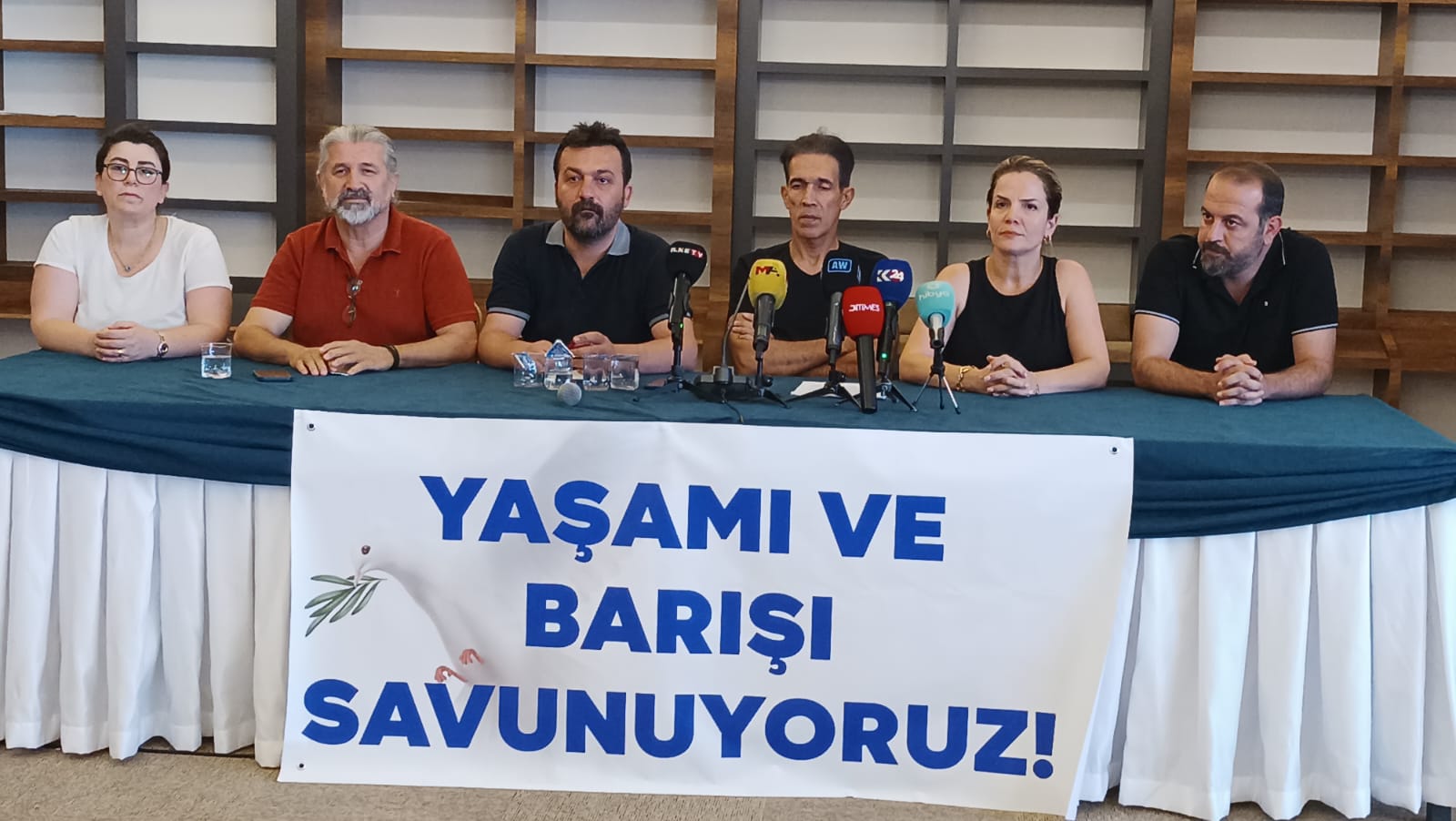 'Yaşamı Ve Barışı Savunuyoruz! '