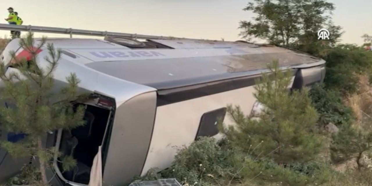 Yolcu otobüsü şarampole devrildi: 27 yaralı