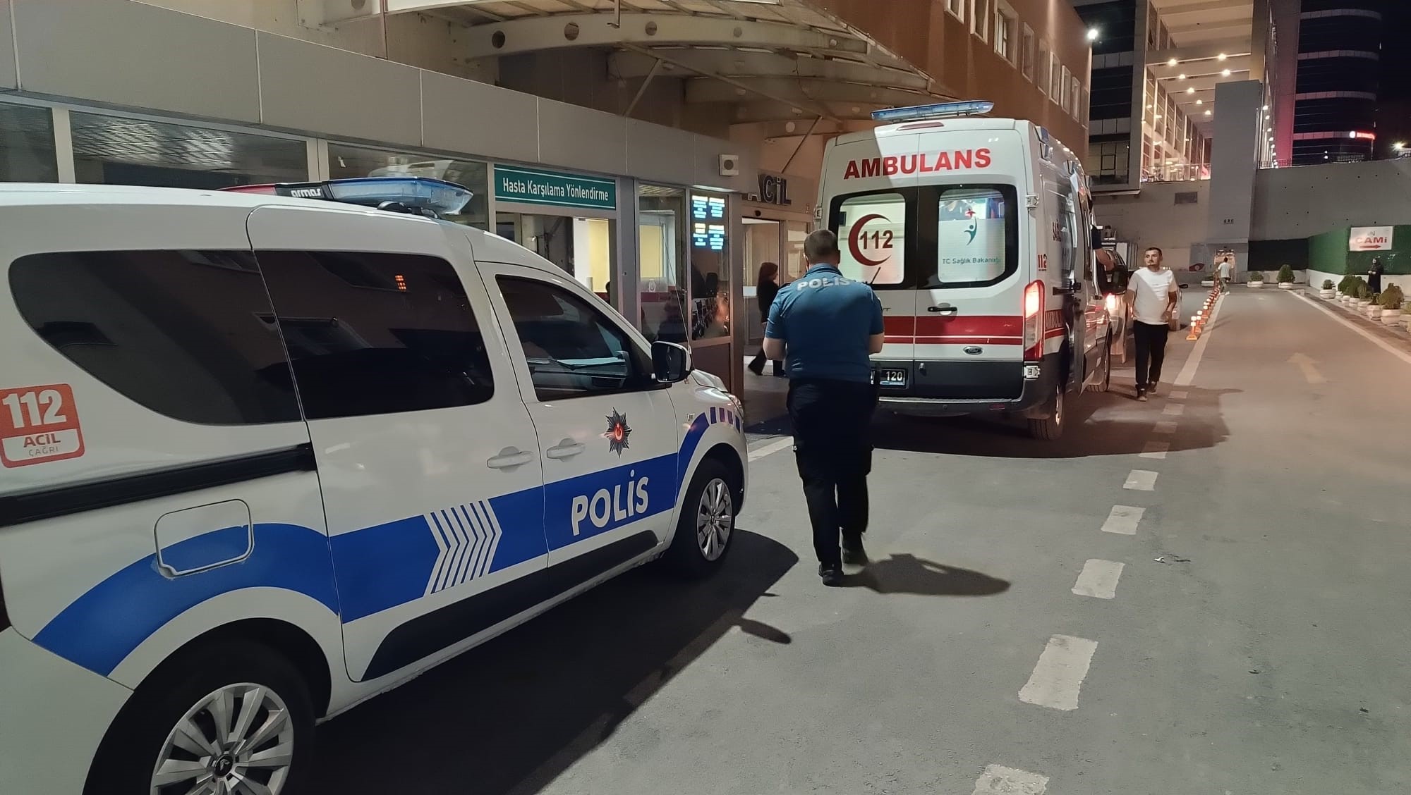 Bıçaklı saldırıya uğrayan esnaf ağır yaralandı