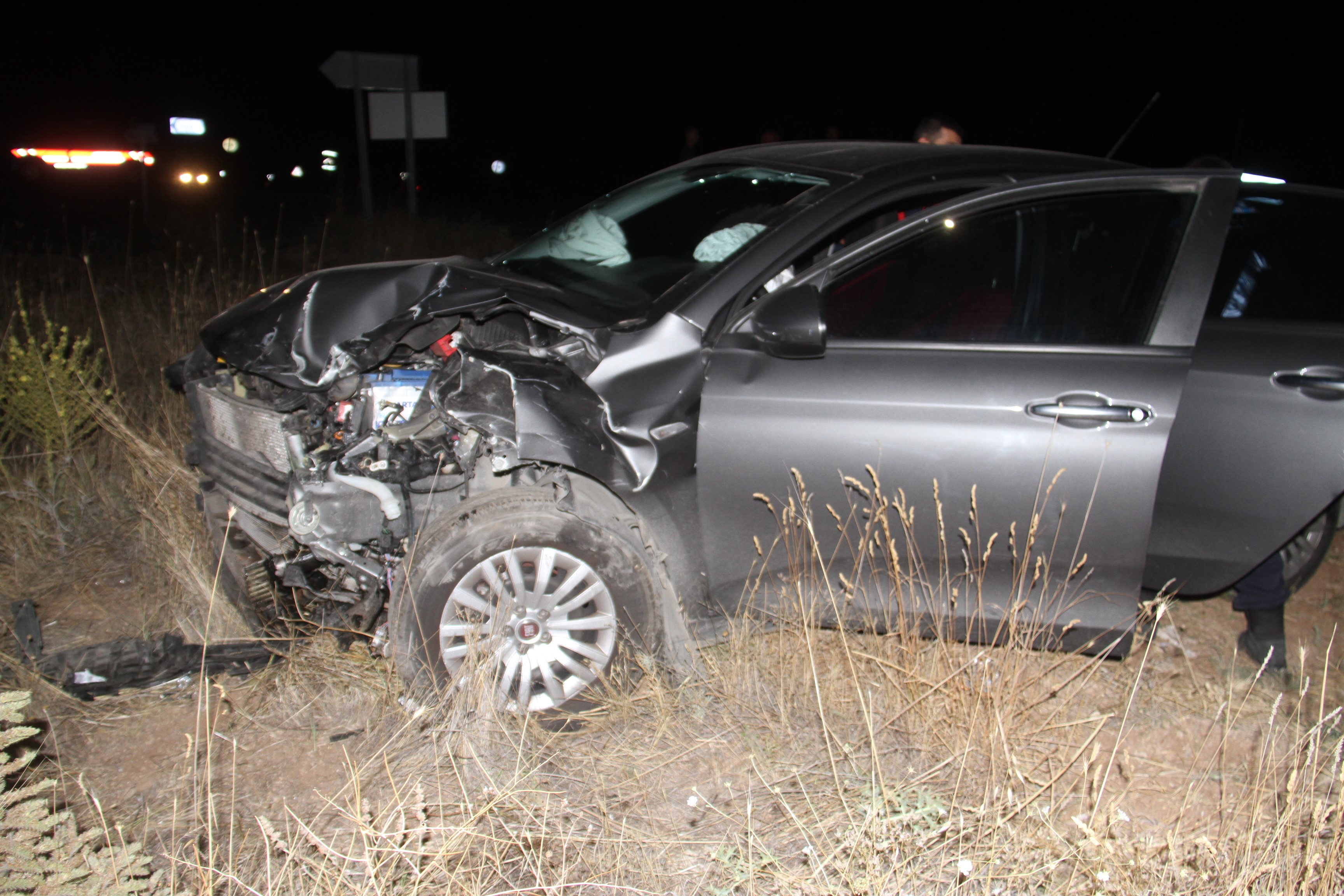 İki otomobil çarpıştı: 6 yaralı