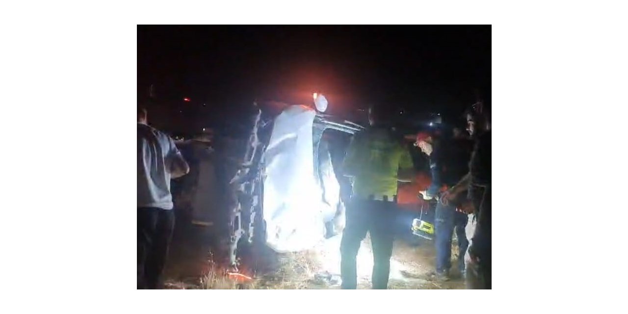 Otomobil şarampole devrildi