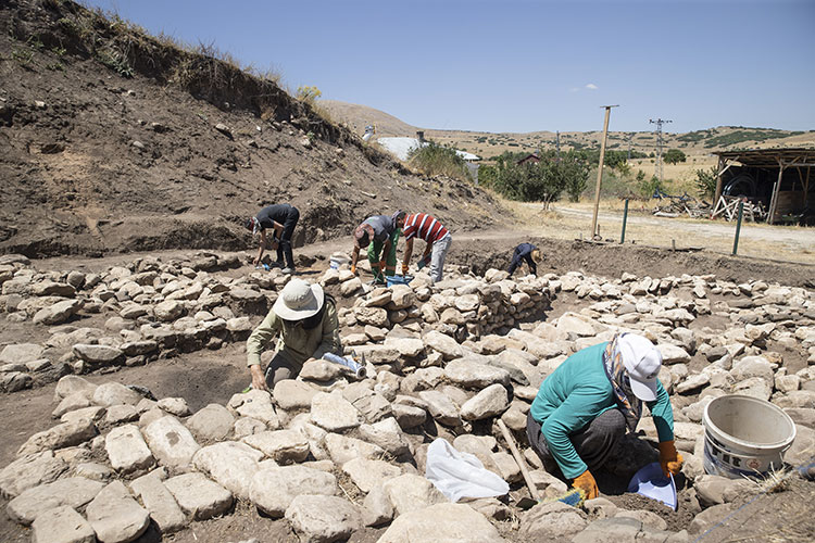 Tunceli'deki Tozkoparan Höyüğü'nde arkeolojik kazı