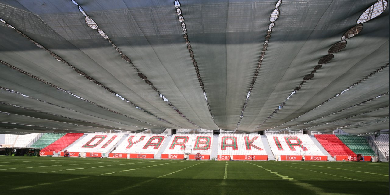 Diyarbakır Stadyumu'nda yeni zemin sıcaklardan nasıl korunuyor?