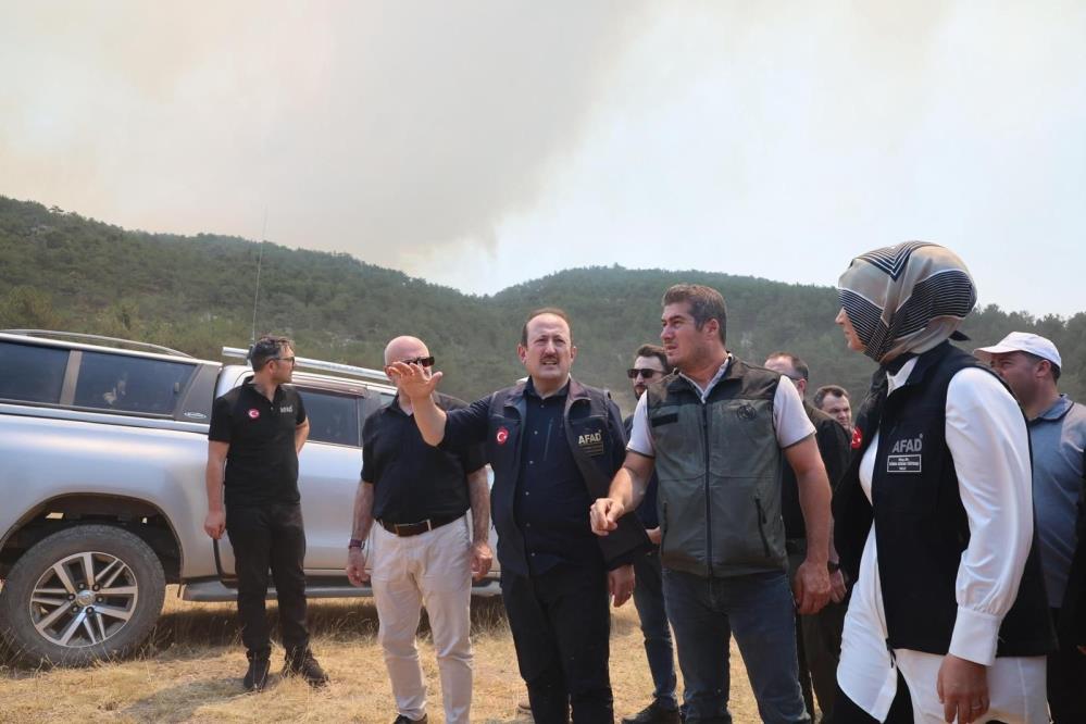 AFAD: “45 hava aracı, 1236 kara aracı görevde”