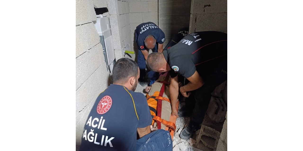 Asansör boşluğuna düşen kadın yaralandı