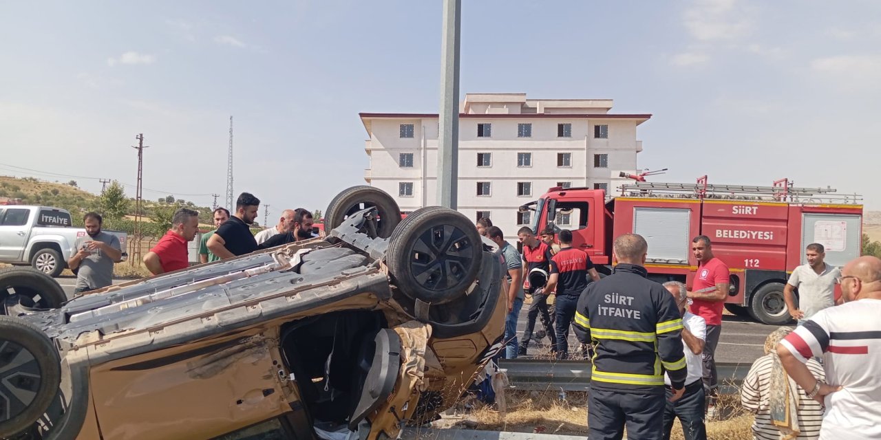Siirt'te otomobil ile pikap çarpıştı
