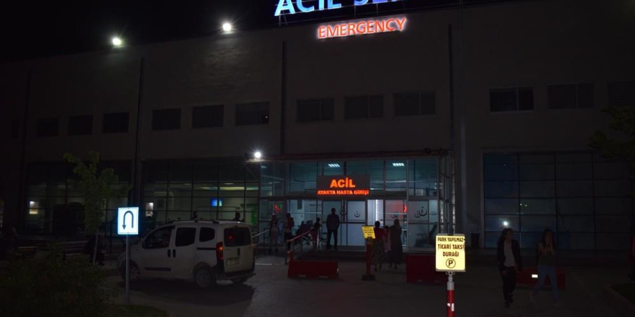 Kavgayı ayırmaya çalıştı, ağır yaralandı