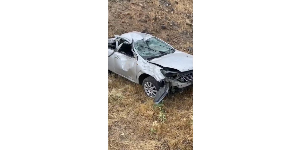 Otomobil şarampole yuvarlandı: 2 yaralı