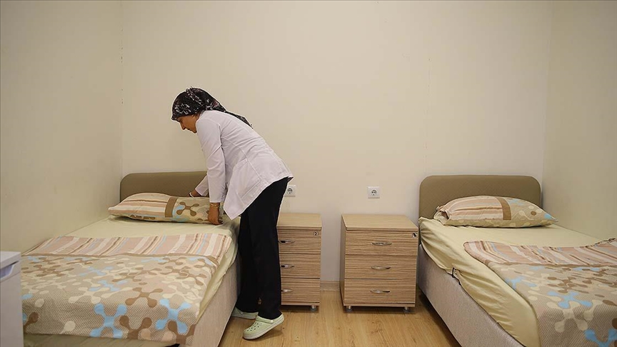 Yangından etkilenenler yurtlara yerleştirilecek