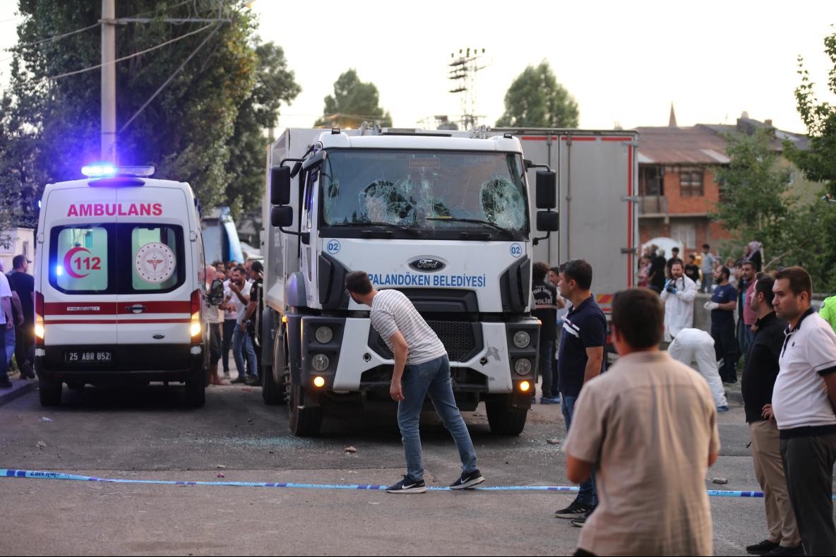 Çöp kamyonunun çarptığı küçük çocuk hayatını kaybetti