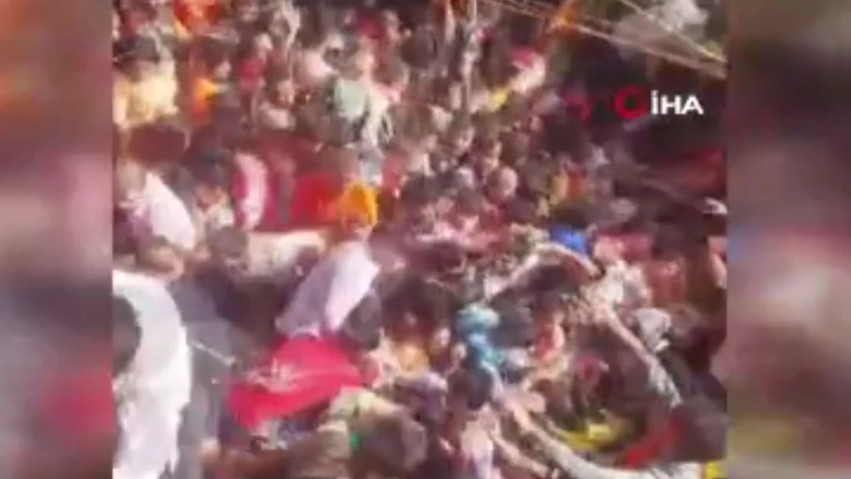 Tapınakta izdiham: 7 ölü, 25 yaralı