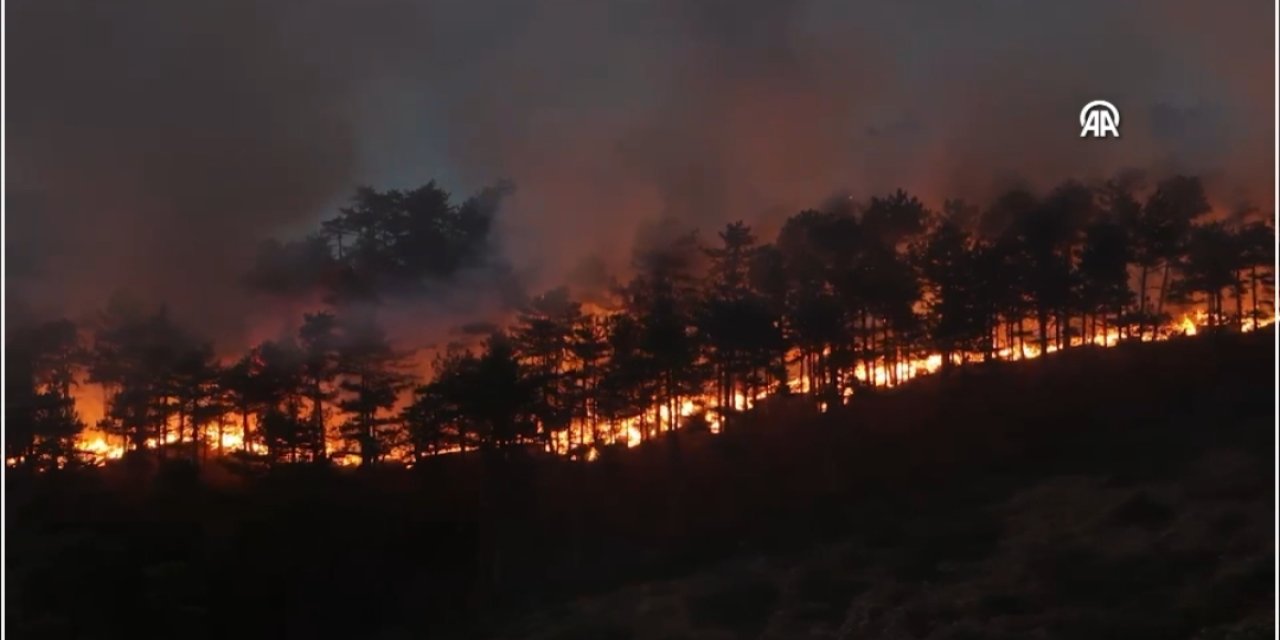 Bursa Orhaneli'nde rüzgar şiddetlendi: Orman yangını büyüyor